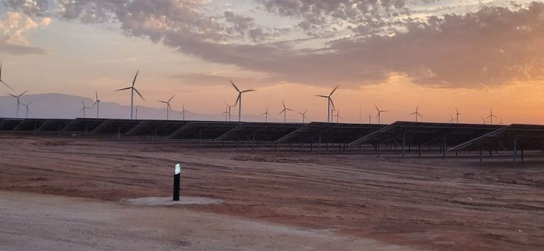 Egypt: Solar and wind farms use Unipower products